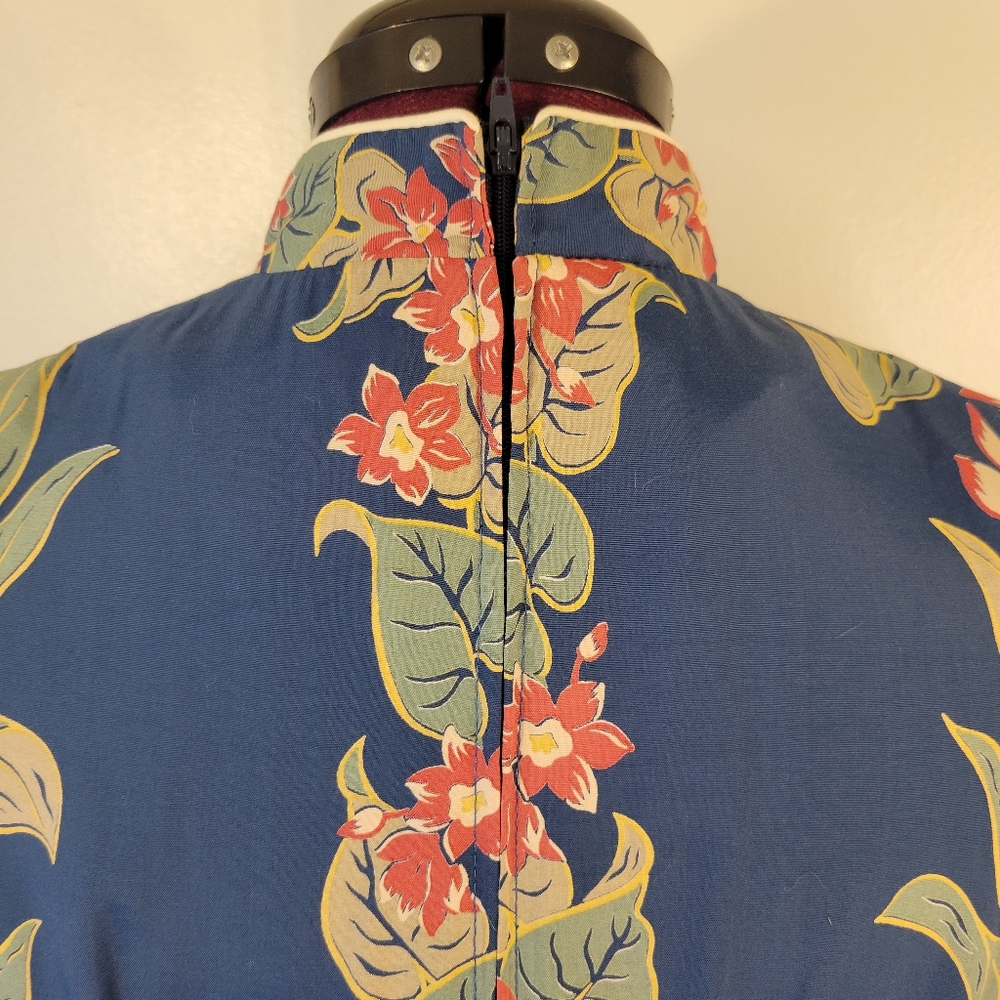 Tiki/Polynesian flower dress - Picture 11 of 17
